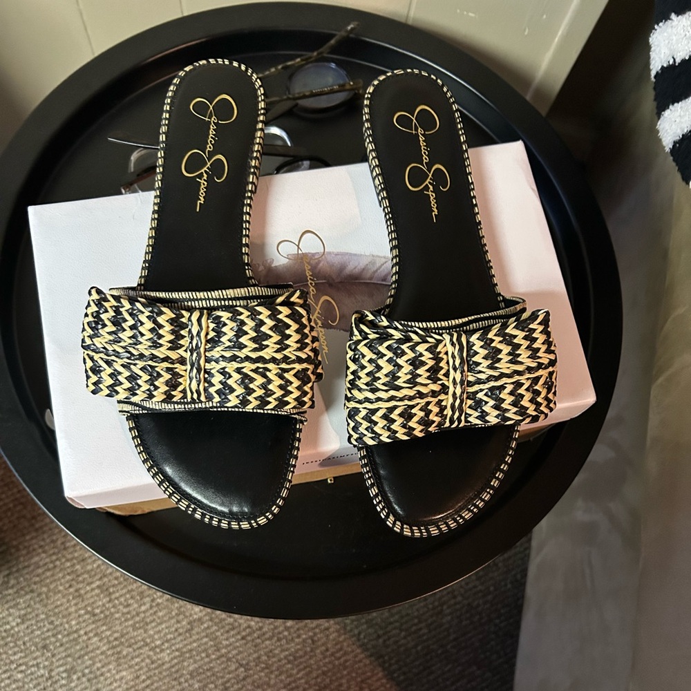Jessica Simpson Black and Cream Women's Sandals